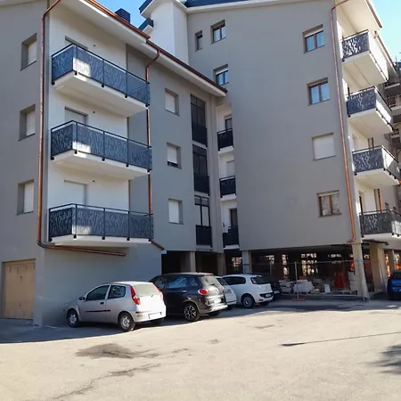 Maggio Di Fronte Palaghiaccio Cir 0005 アパート アオスタ