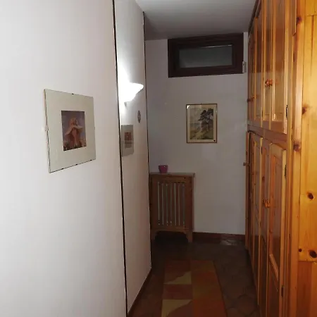 Maggio Di Fronte Palaghiaccio Cir 0005 * アオスタ